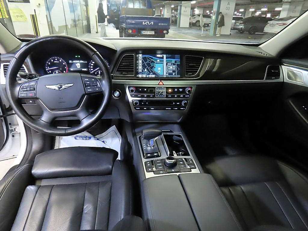 Genesis G80 - Vista 10