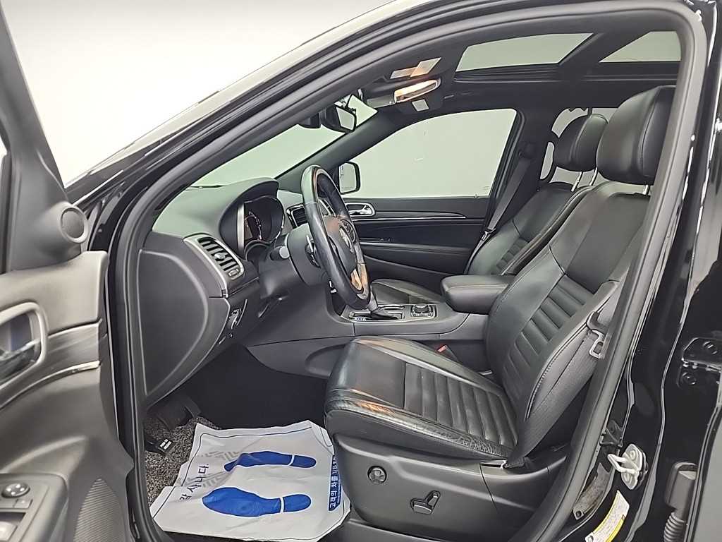 Jeep Cherokee - Vista 11