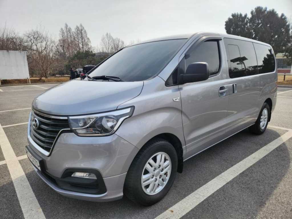 HYUNDAI Starex - Vista 8