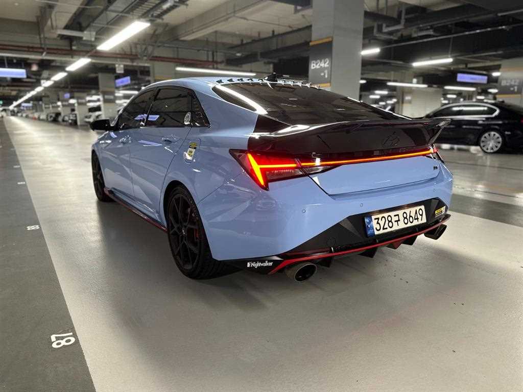 HYUNDAI Avante - Vista 4