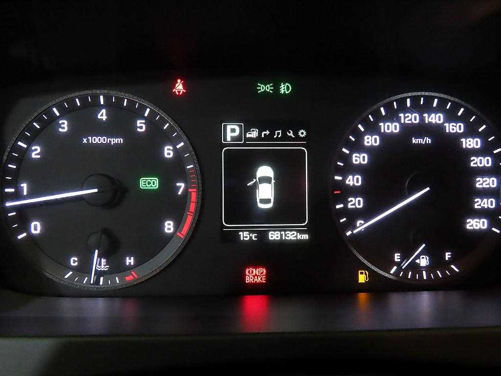 HYUNDAI Sonata - Vista 9