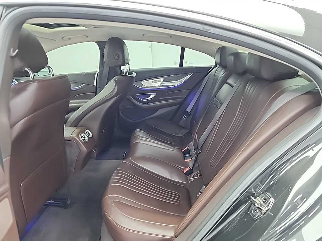 Mercedes Benz CLS Class - Vista 12