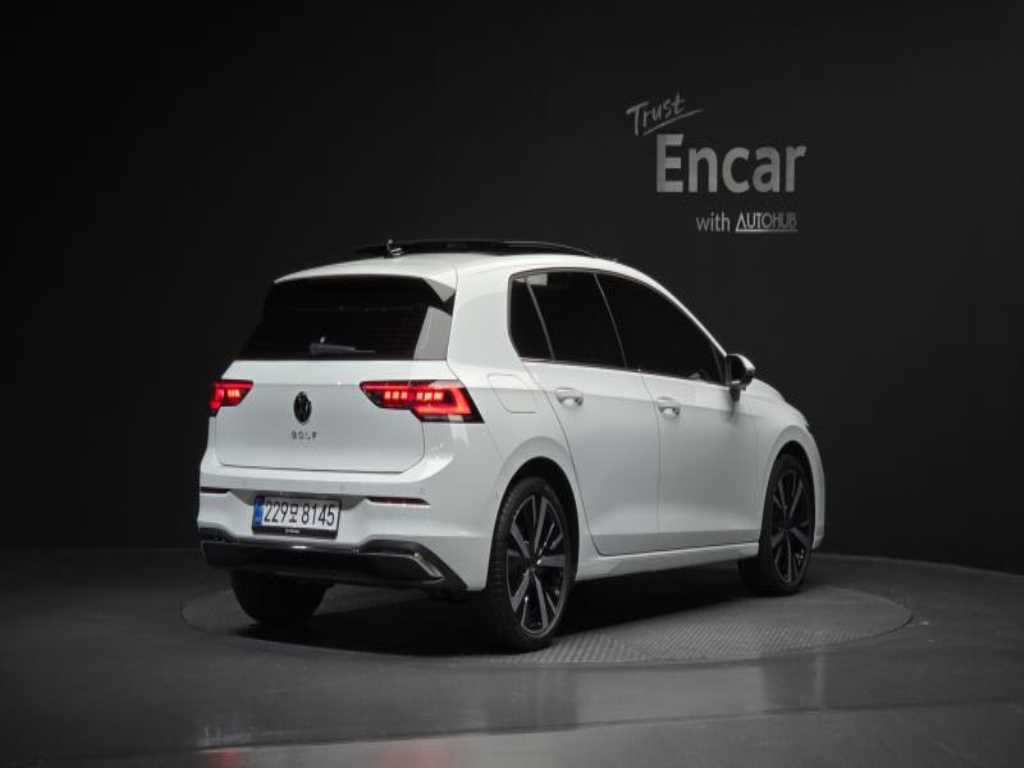 Volkswagen Golf - Vista 2