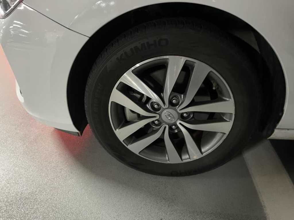 HYUNDAI i30 - Vista 8