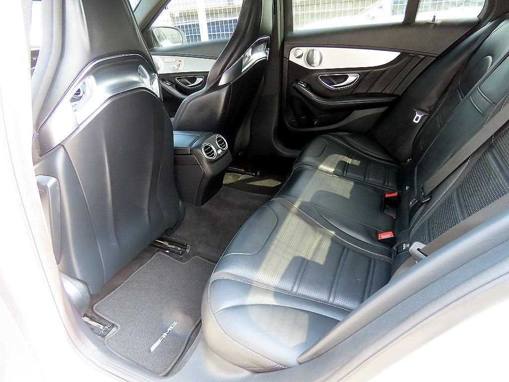 Mercedes Benz C Class - Vista 6