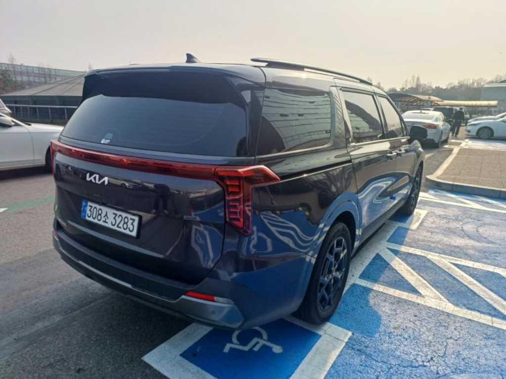 KIA Carnival - Vista 4