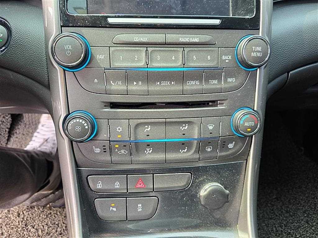 Chevrolet Malibu - Vista 11