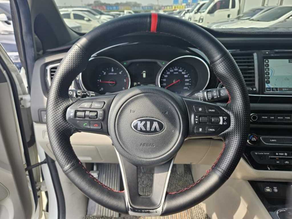 KIA Carnival 2017 - Importación desde Corea - HF Imports Iquique - Foto 16