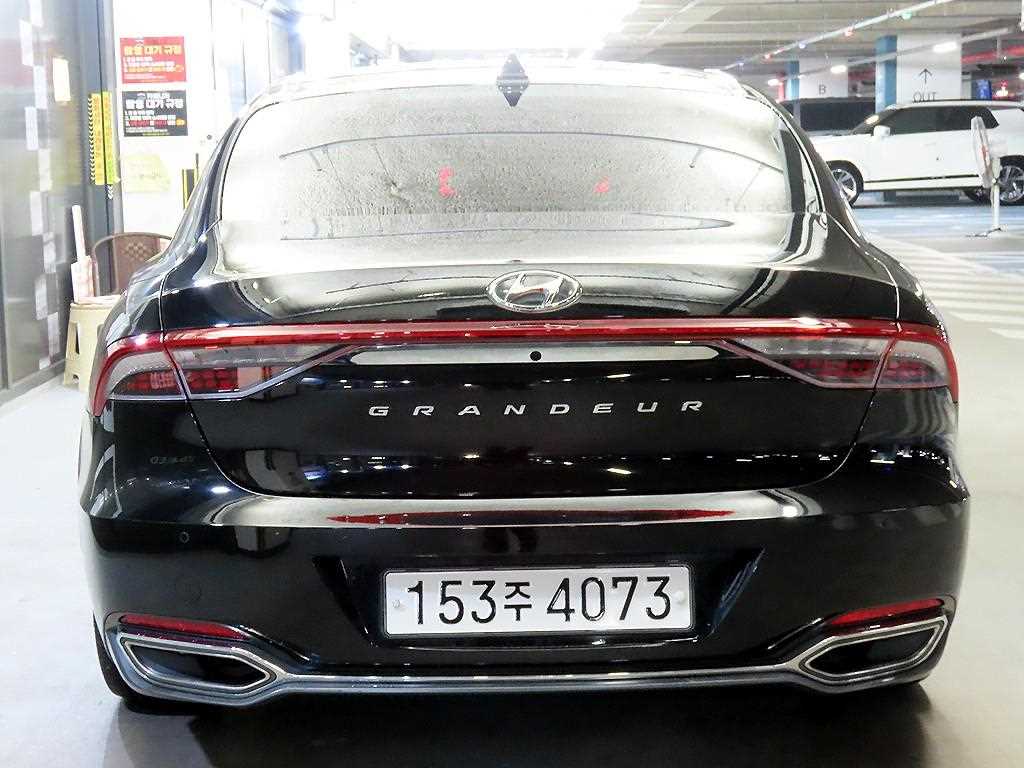 HYUNDAI Grandeur - Vista 5