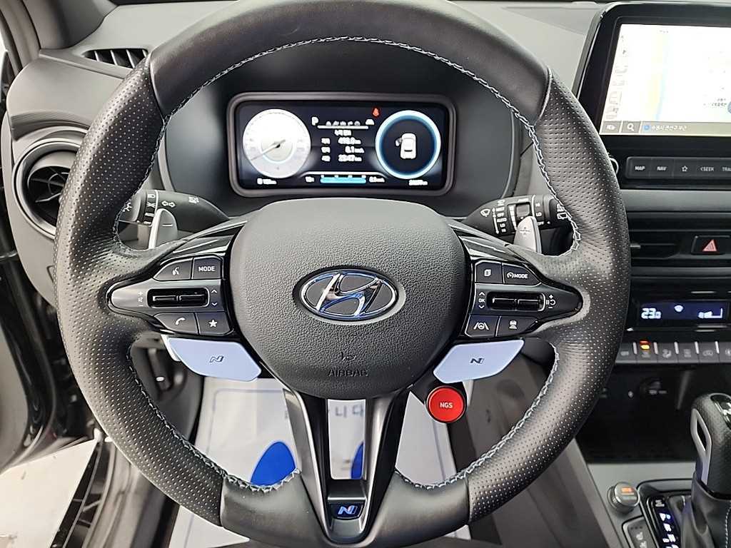 HYUNDAI Kona - Vista 9