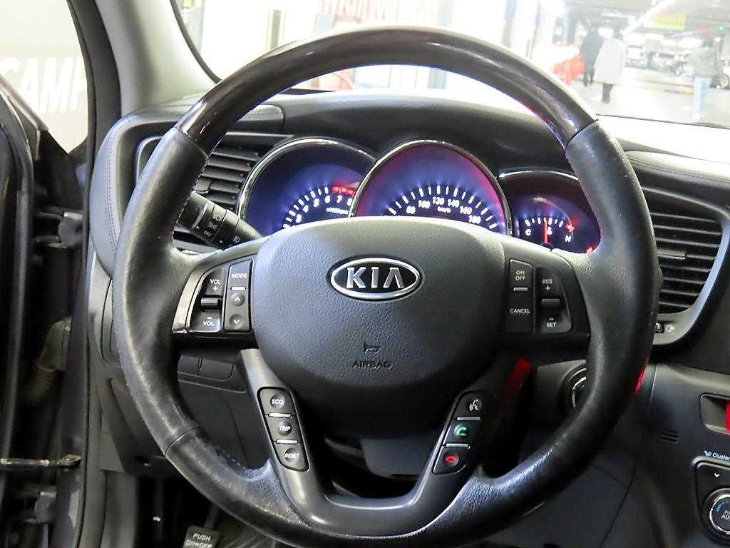 KIA K5 - Vista 8