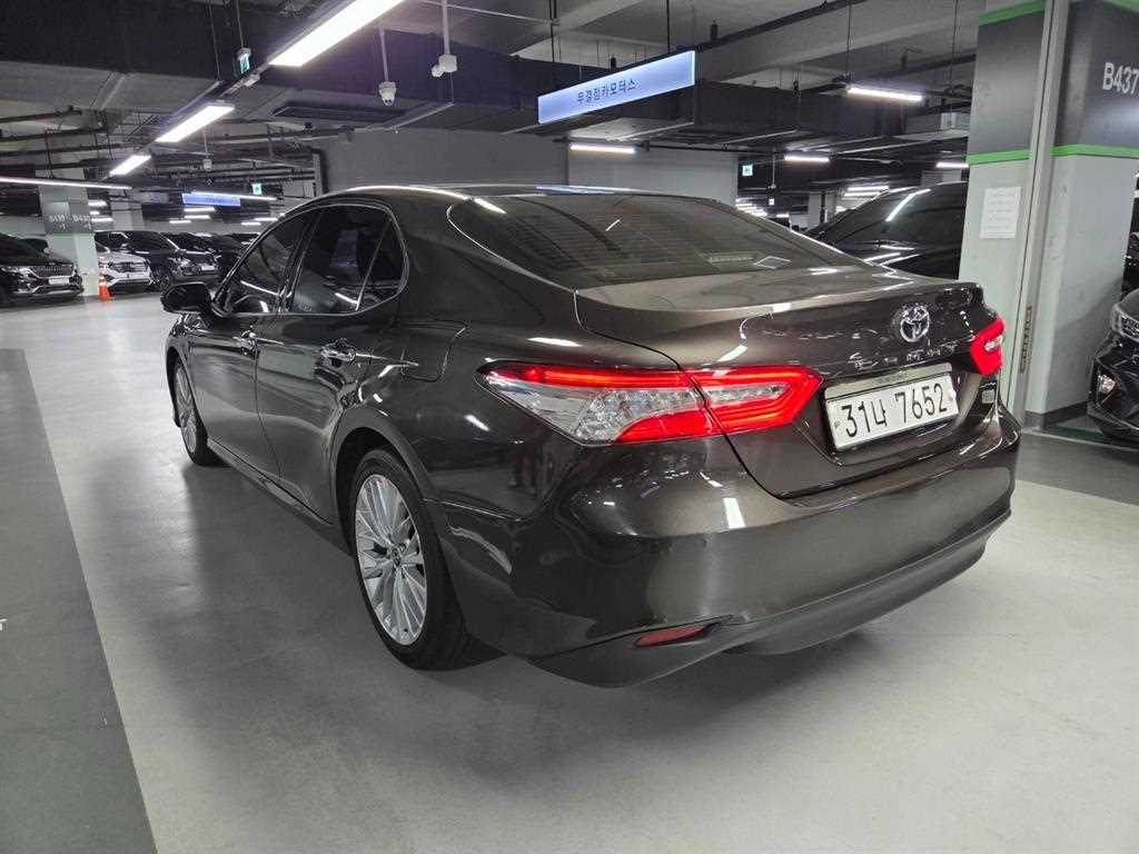 Toyota Camry - Vista 6