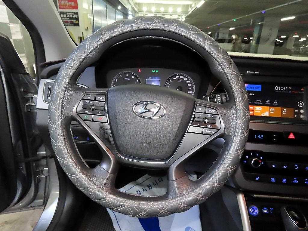 HYUNDAI Sonata - Vista 8