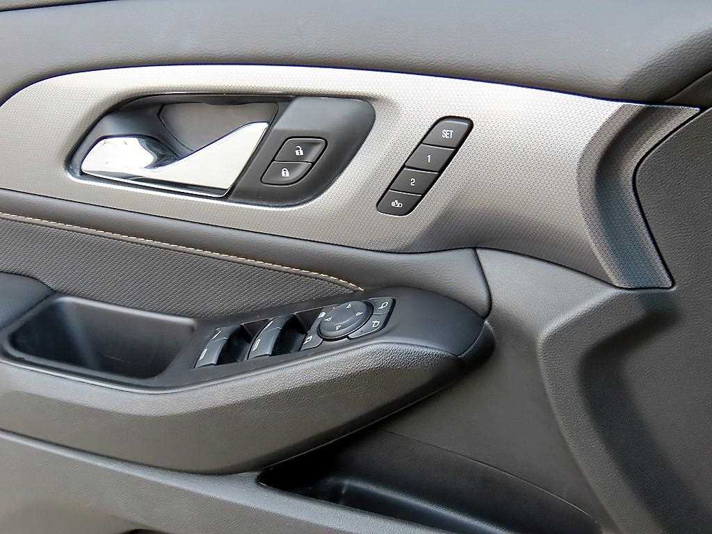 Chevrolet Travers - Vista 11