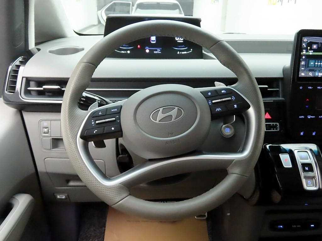 HYUNDAI Staria - Vista 8