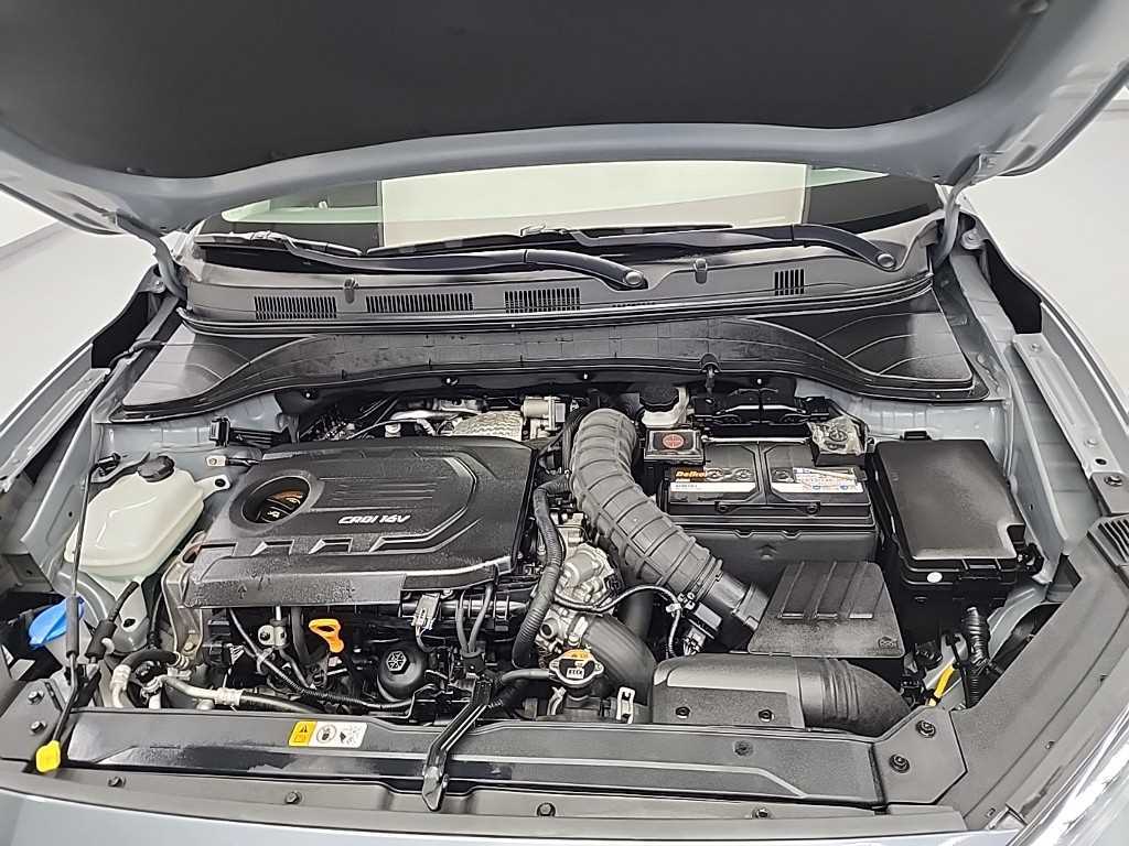 HYUNDAI Kona - Vista 5