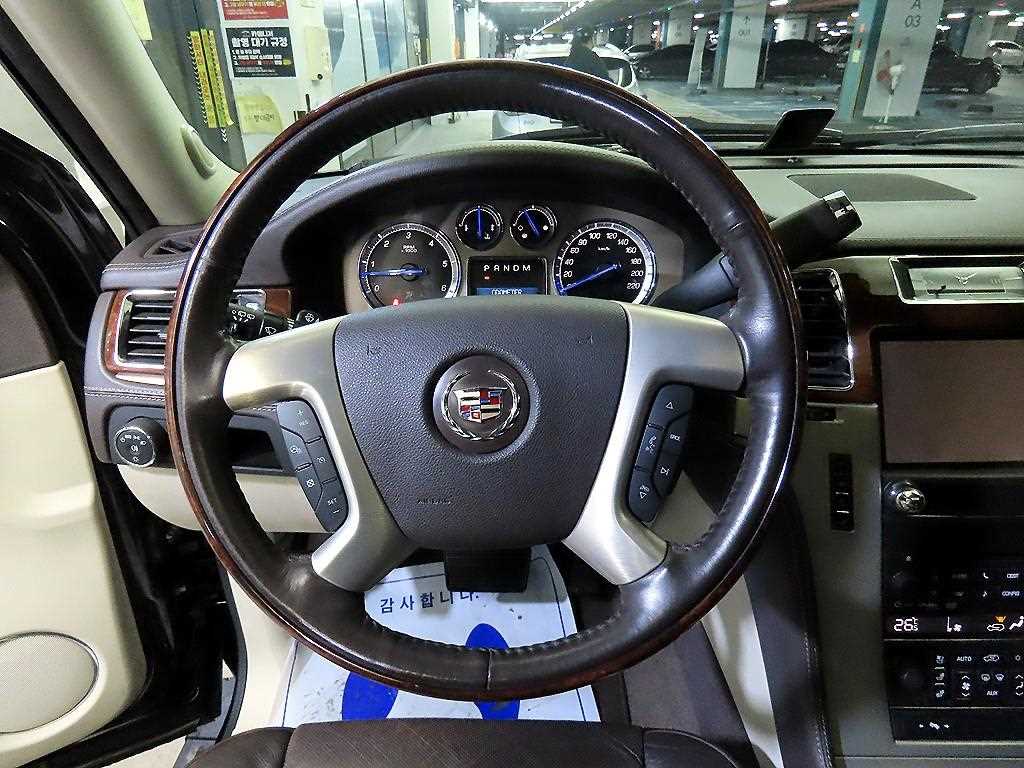 Cadillac Escalade - Vista 8