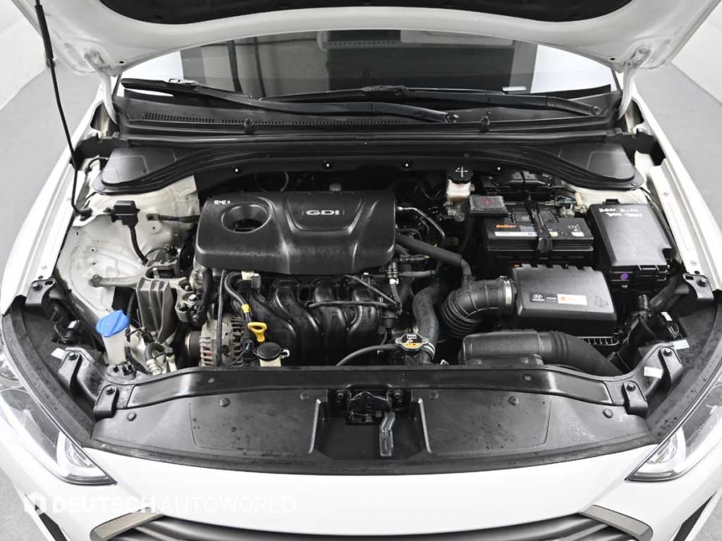 HYUNDAI Avante - Vista 6