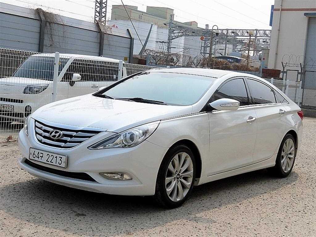 HYUNDAI Sonata - Vista 2