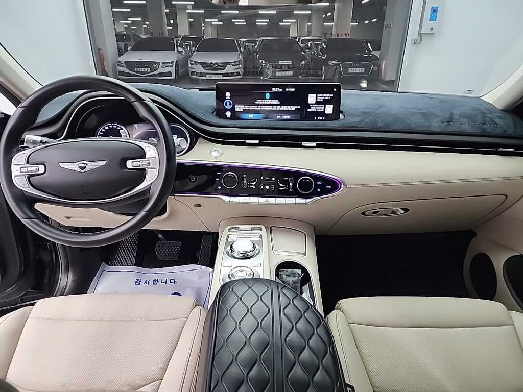Genesis GV70 - Vista 7