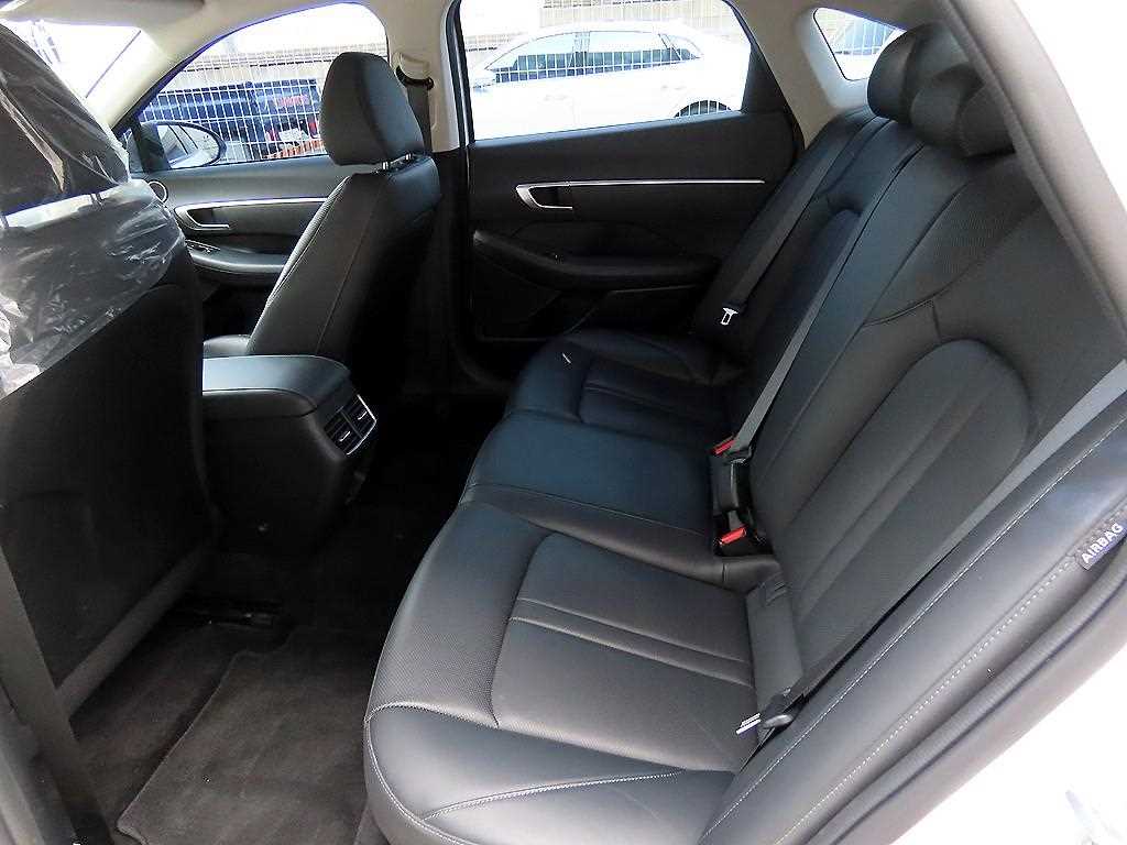 HYUNDAI Sonata - Vista 6