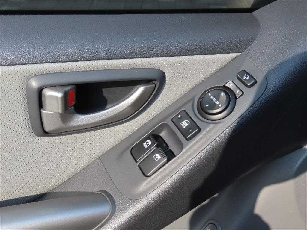 HYUNDAI Starex - Vista 12