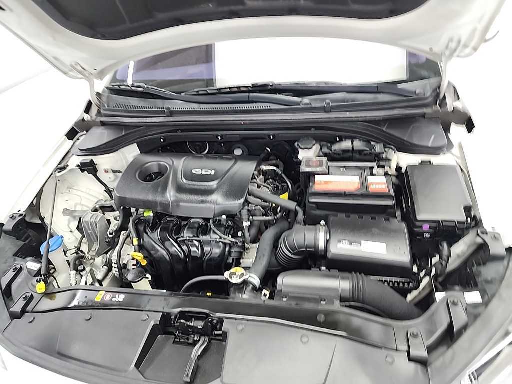 HYUNDAI Avante - Vista 5