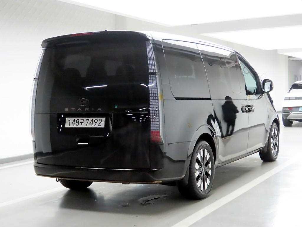 HYUNDAI Staria - Vista 4