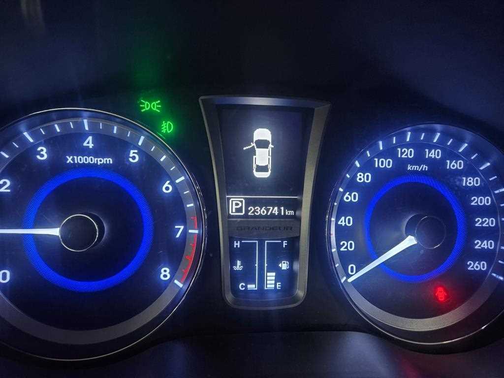 HYUNDAI Grandeur - Vista 12