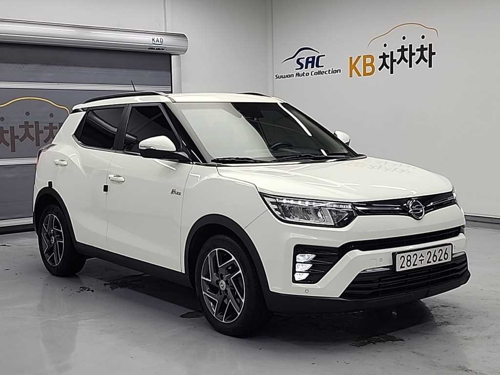 Ssangyong Tivoli - Vista 4