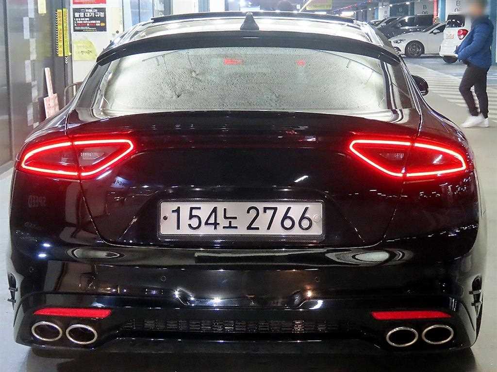 KIA Stinger - Vista 5