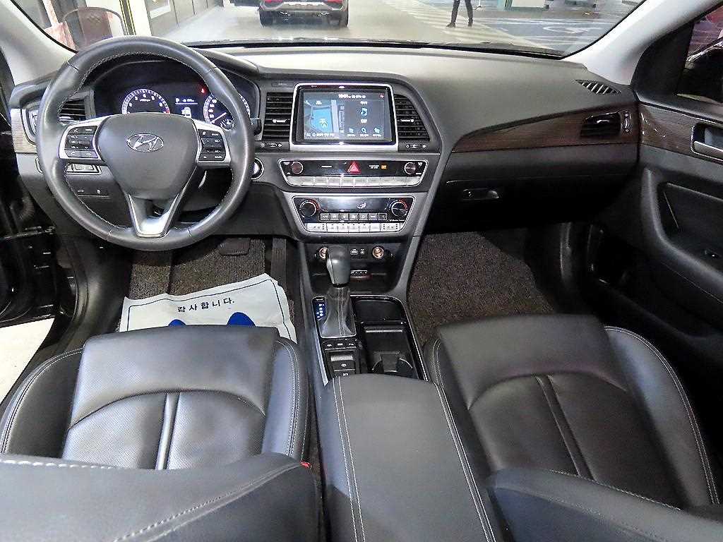 HYUNDAI Sonata - Vista 10