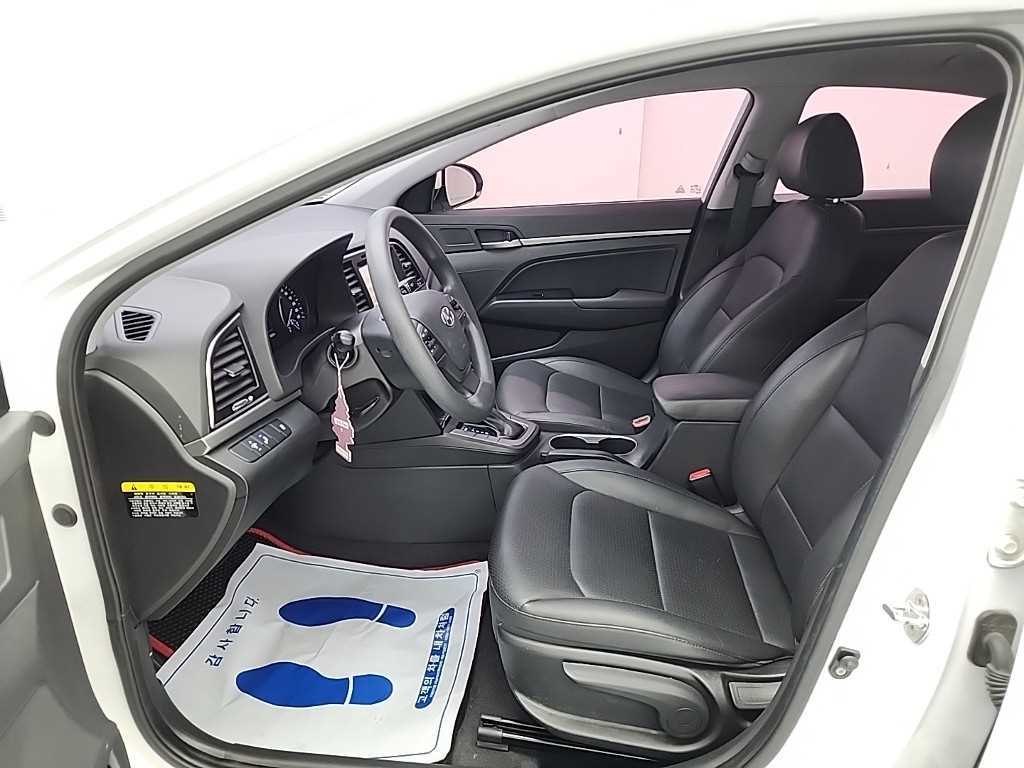 HYUNDAI Avante 2017 Blanco - Importación desde Corea - HF Imports Iquique - Foto 13