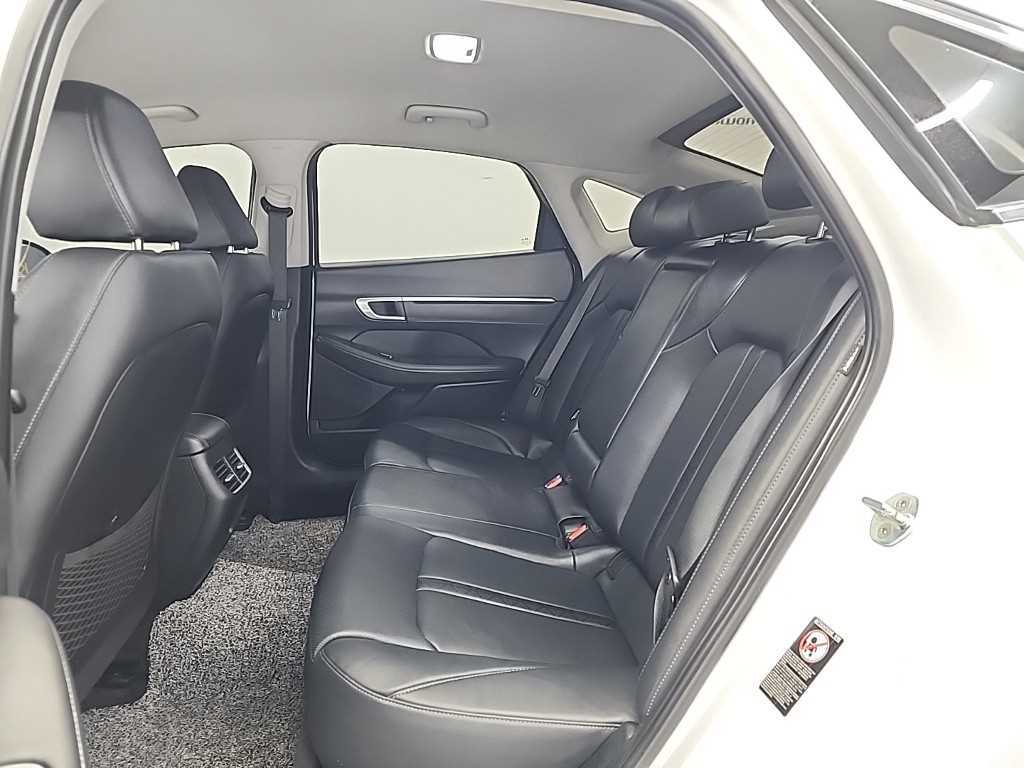 HYUNDAI Sonata - Vista 12