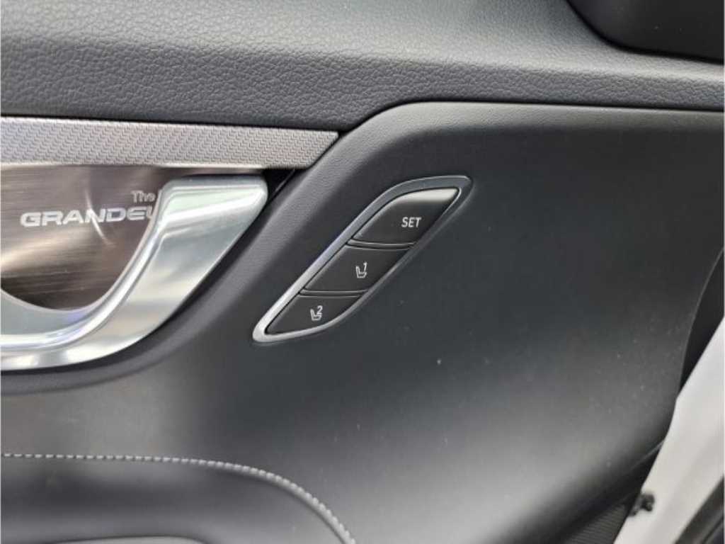 HYUNDAI Grandeur - Vista 10