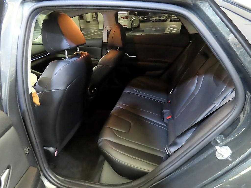 HYUNDAI Avante - Vista 7