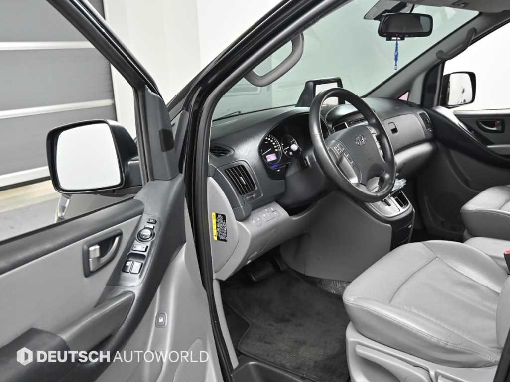 HYUNDAI Starex - Vista 11