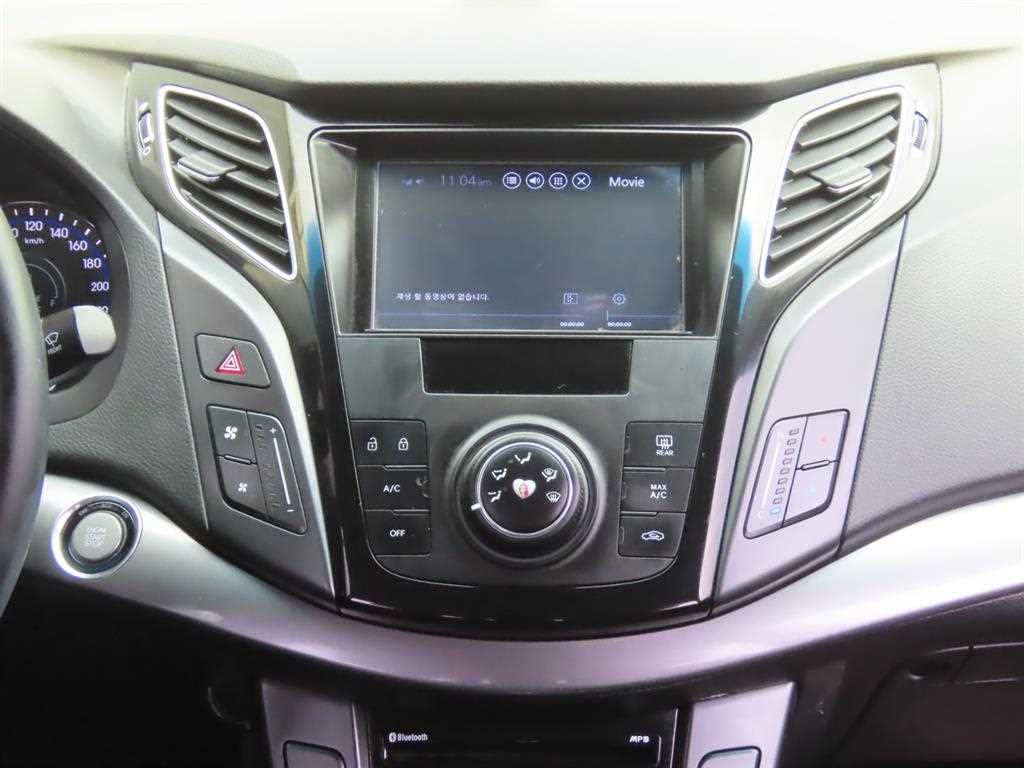 HYUNDAI i40 - Vista 9