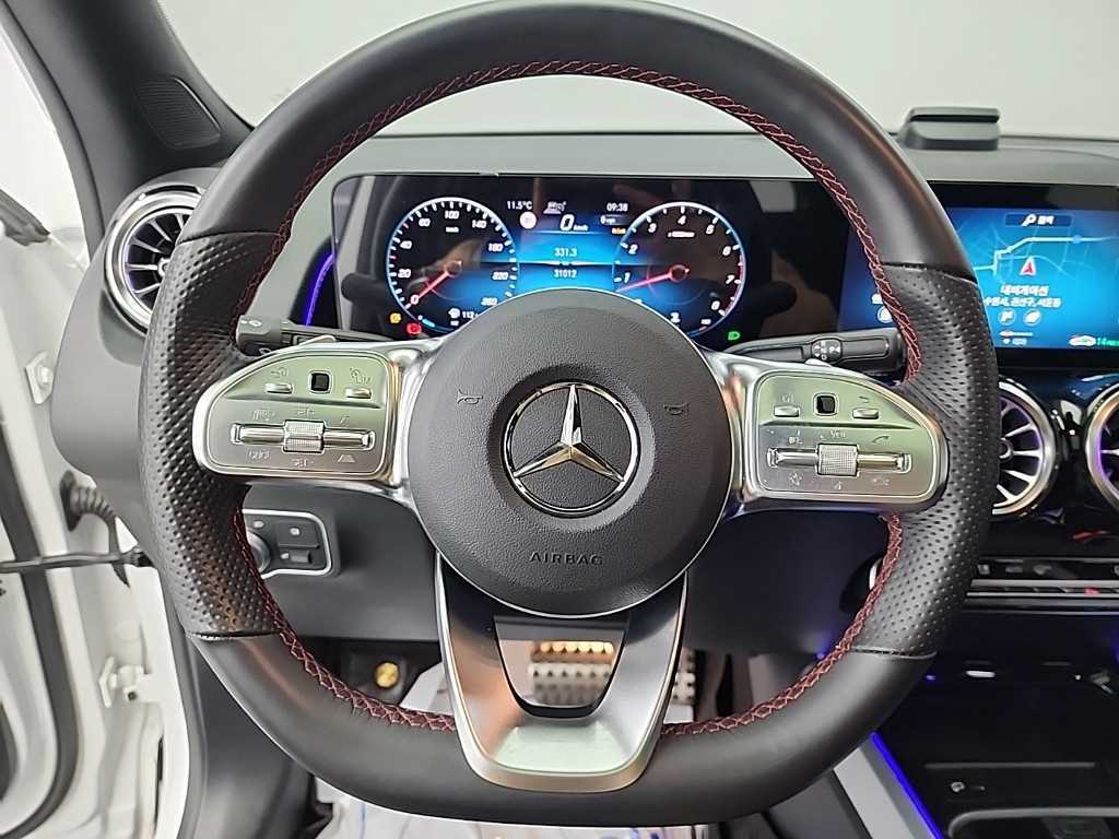 Mercedes Benz GLB Class - Vista 9