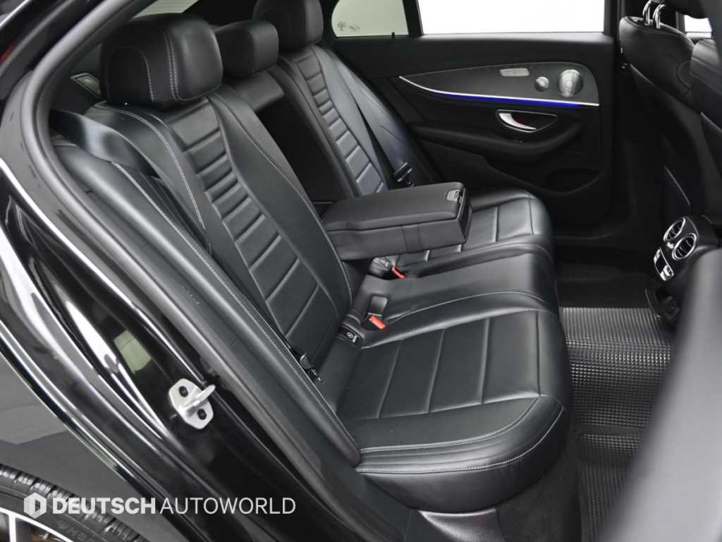 Mercedes Benz E class - Vista 12