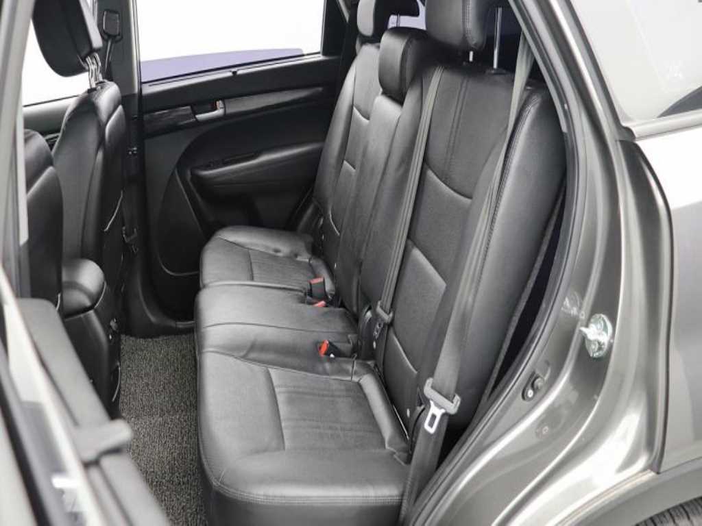 KIA Sorento - Vista 9
