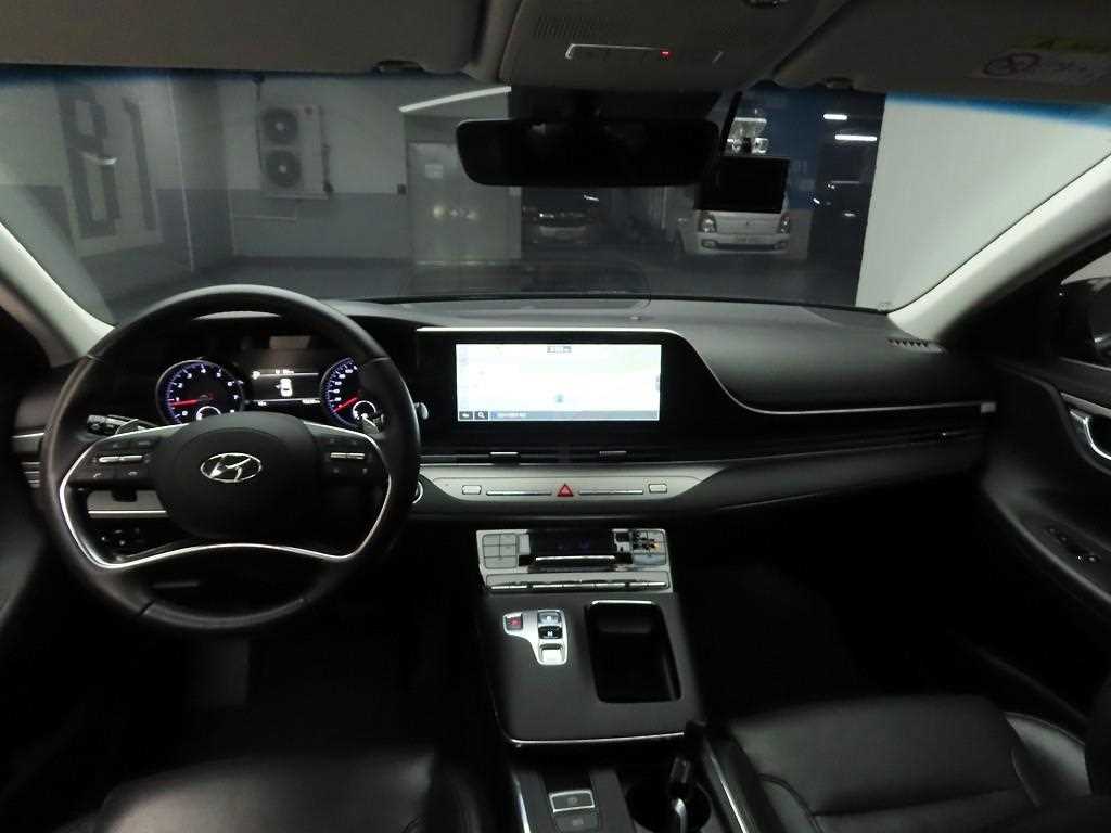 HYUNDAI Grandeur - Vista 7