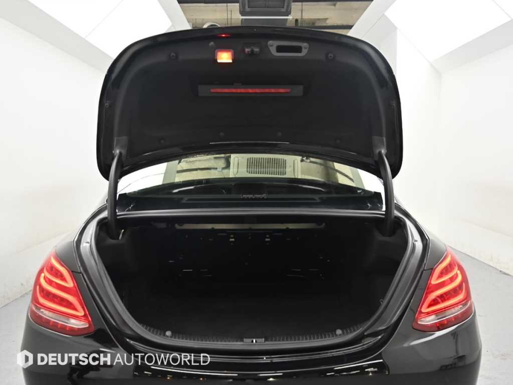 Mercedes Benz C Class 2016 Negro - Importación desde Corea - HF Imports Iquique - Foto 19