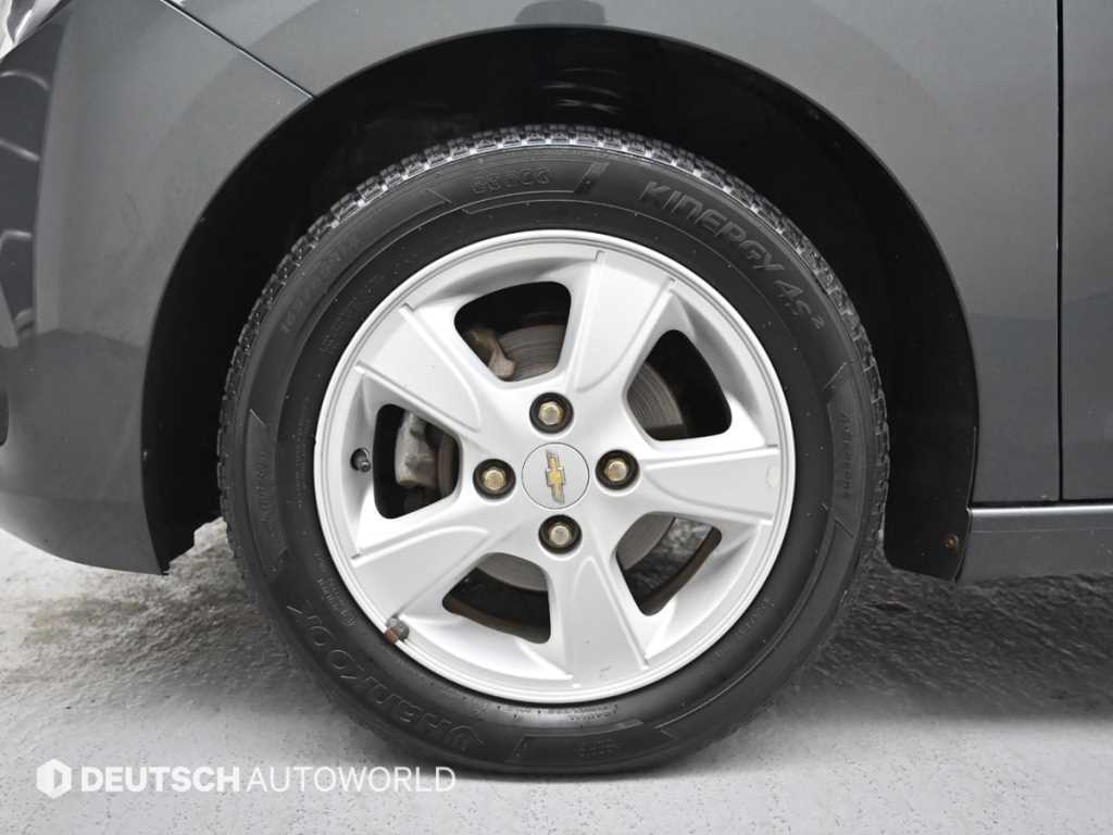 Chevrolet Spark - Vista 5