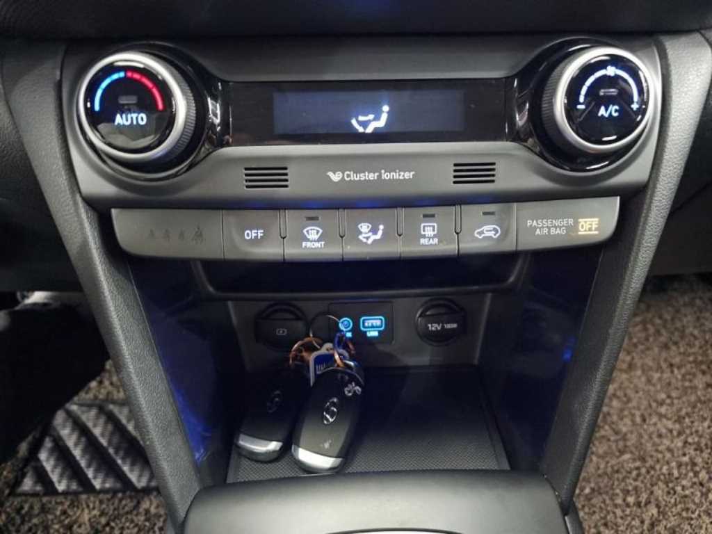 HYUNDAI Kona - Vista 12