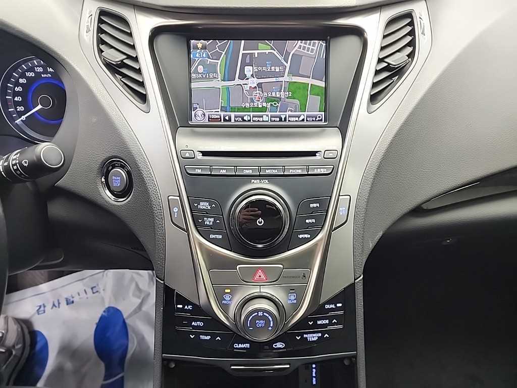 HYUNDAI Grandeur - Vista 10