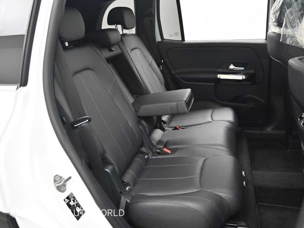 Mercedes Benz GLB Class - Vista 12