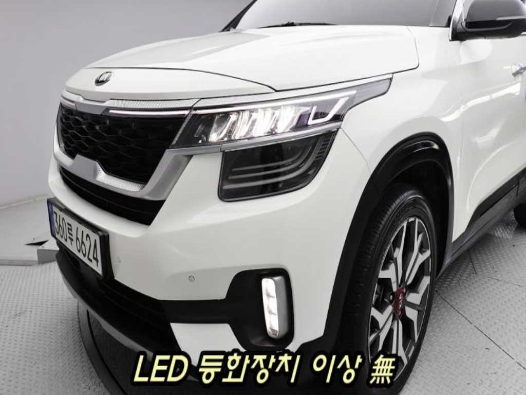 KIA Seltos - Vista 8