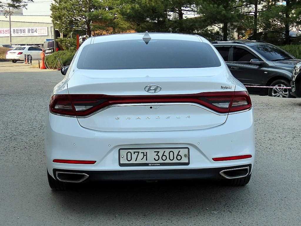 HYUNDAI Grandeur - Vista 4