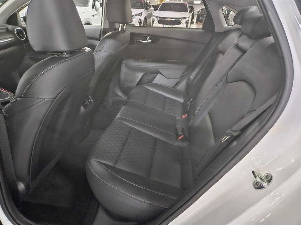 KIA K3 - Vista 11